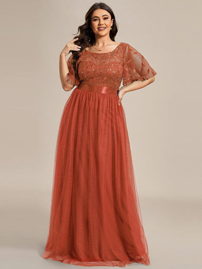 Robe longue de cérémonie à manches courtes avec broderie