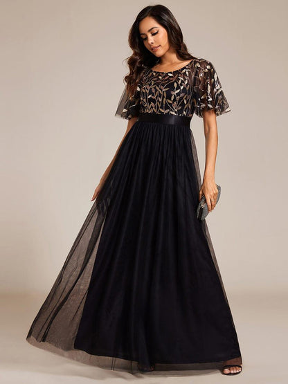 Robe longue de cérémonie à manches courtes avec broderie